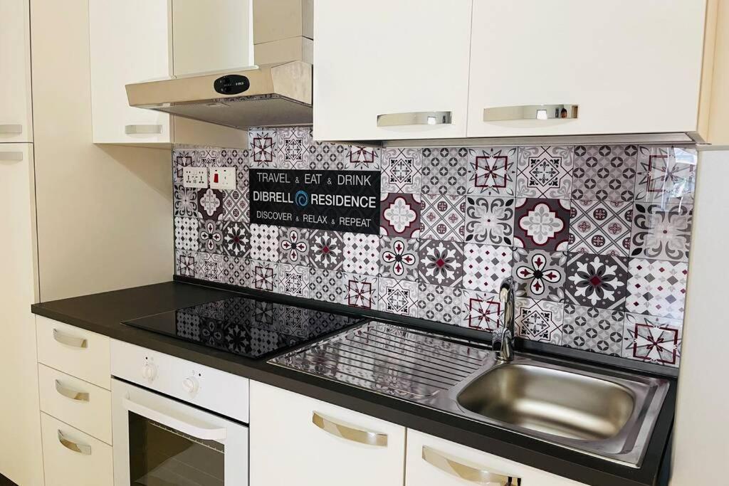 2 Bed Apt In Heart Of St Julians - 5Min From Seafront Saint Julian's Eksteriør bilde